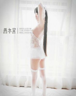 《他在逆光中告白》免费观看