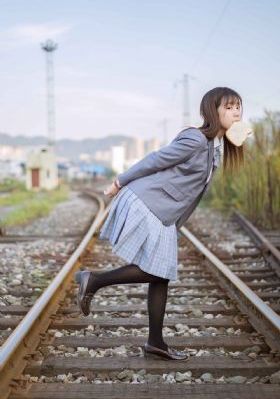 竹内纱里奈高潮监狱