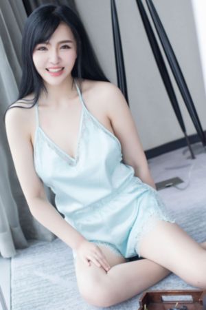 白丝美女被艹