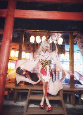 女大学生沙龙服务